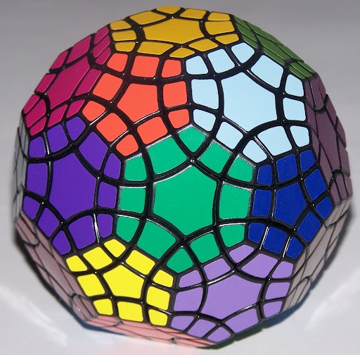 Cubo Rubik mil caras